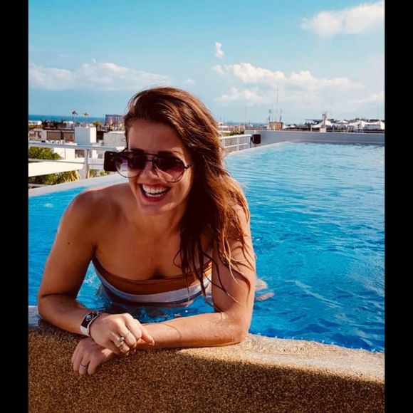 Meet your Posher, Gabrielle - Picture 1 of 1